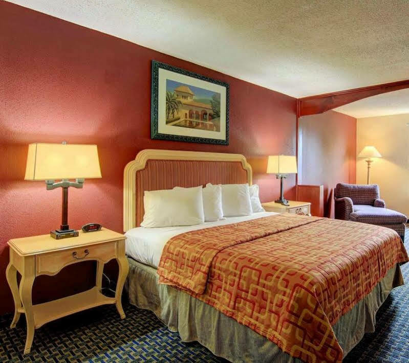 Red Roof Inn Atlanta - Six Flags Lodge West Buitenkant foto